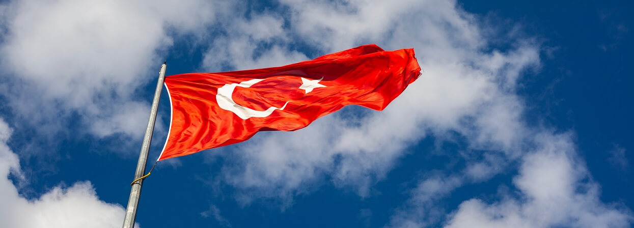 Turkije verlaagt rente stand om economie te stimuleren na aardbeving